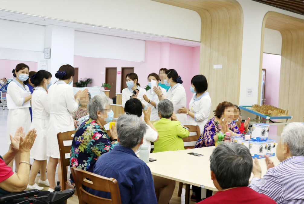 绵阳顾连康复医院住院老人的丰富生活